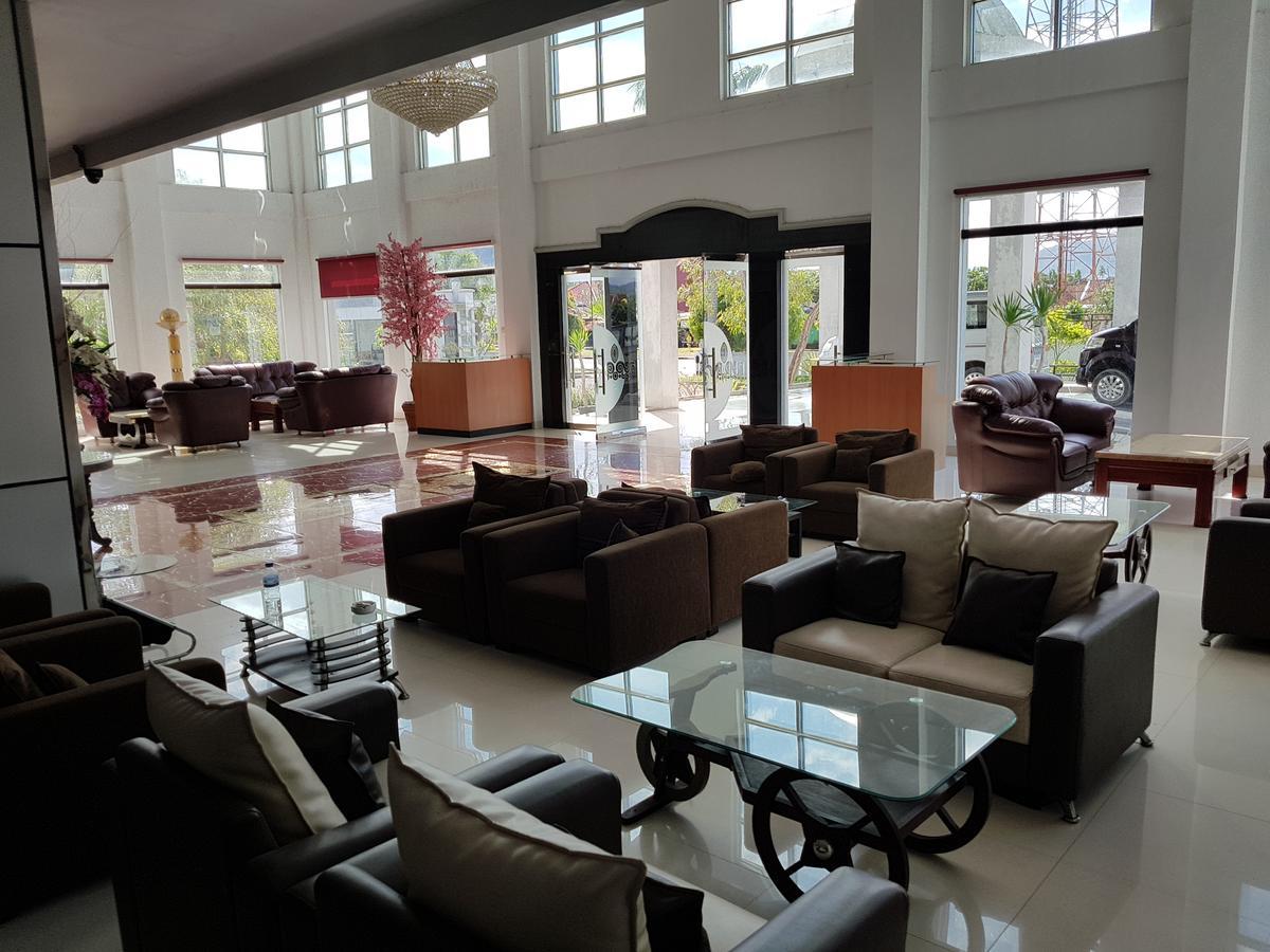 Grand Royal Taliwang Hotel Esterno foto