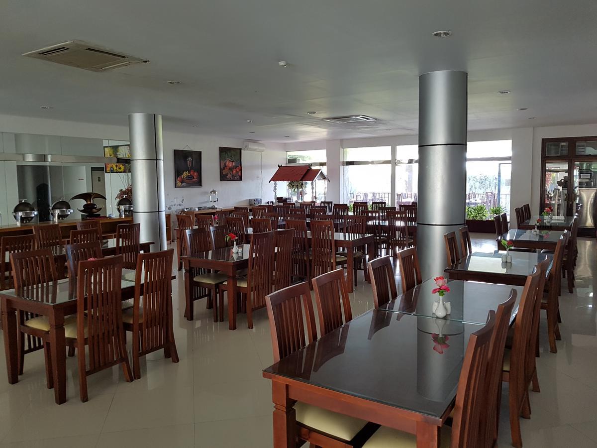 Grand Royal Taliwang Hotel Esterno foto
