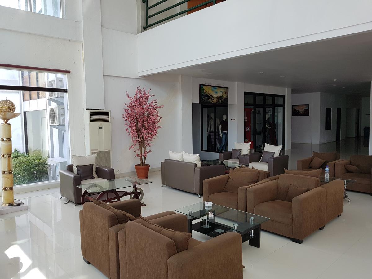 Grand Royal Taliwang Hotel Esterno foto