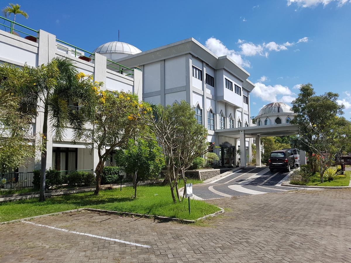 Grand Royal Taliwang Hotel Esterno foto