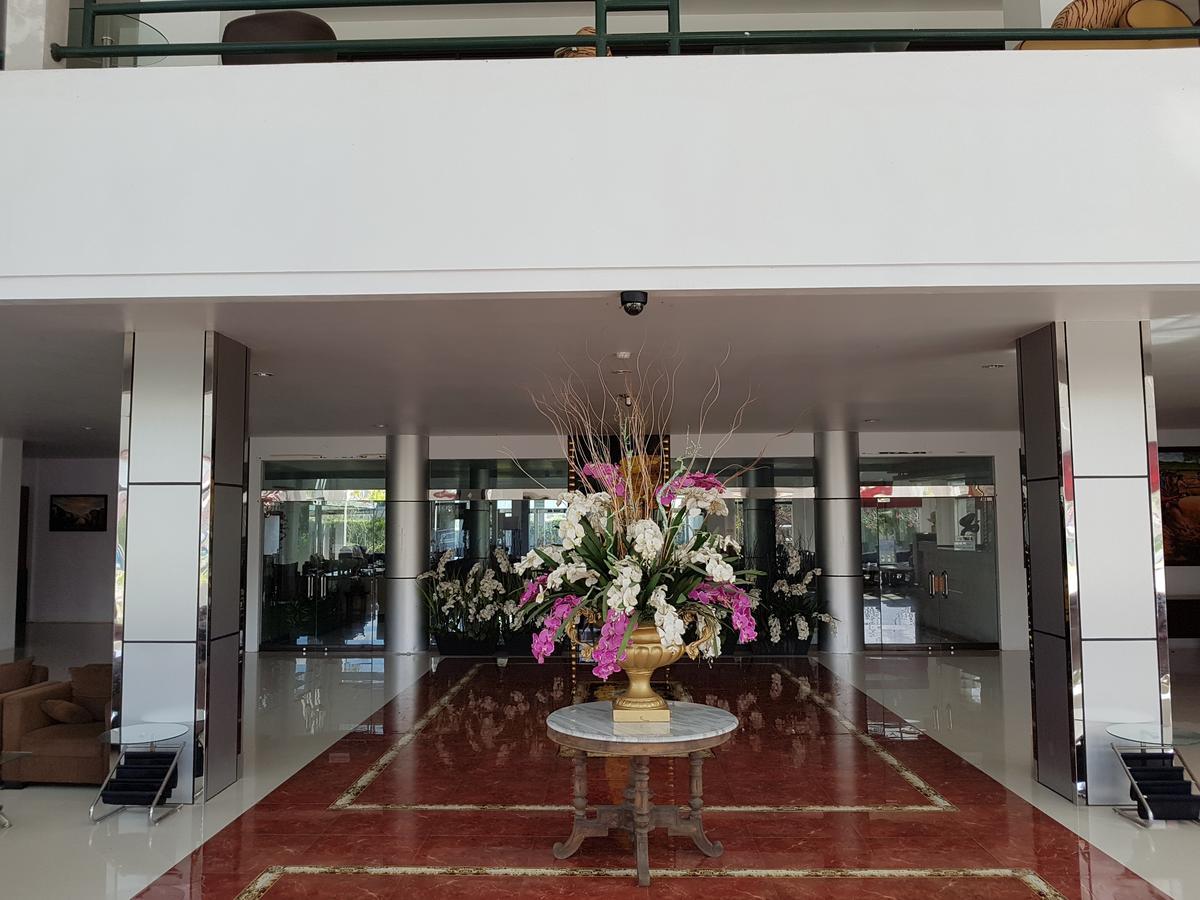 Grand Royal Taliwang Hotel Esterno foto
